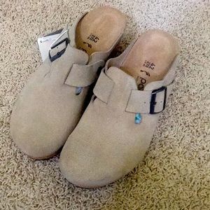 Size 11W tan Birkenstock Heeled Sandal
